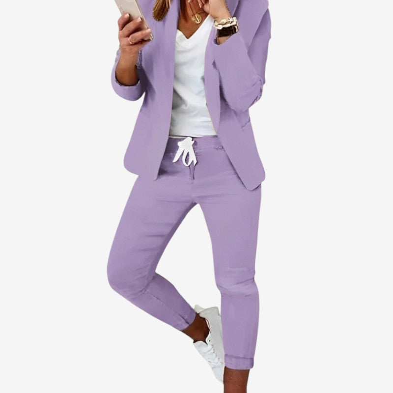 Camila – Pak met lange mouwen, blazer en broek met omgeslagen kraag Velani