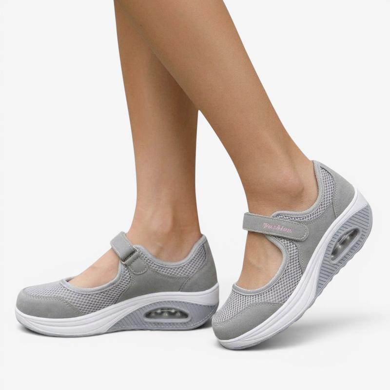 Men's Stylish Ventilated Round Toe Sneakers