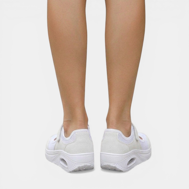 Men's Stylish Ventilated Round Toe Sneakers