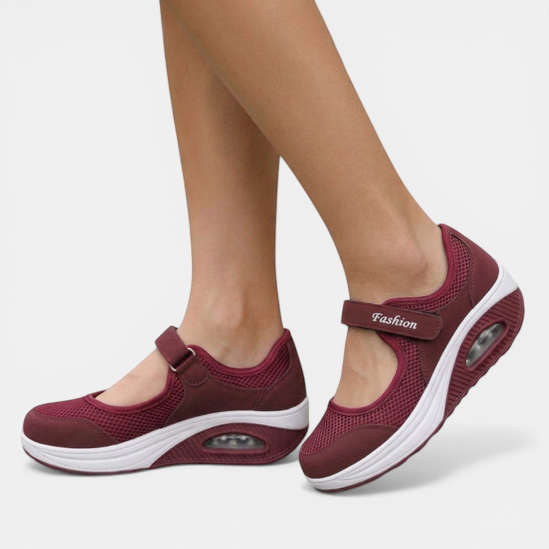 Men's Stylish Ventilated Round Toe Sneakers
