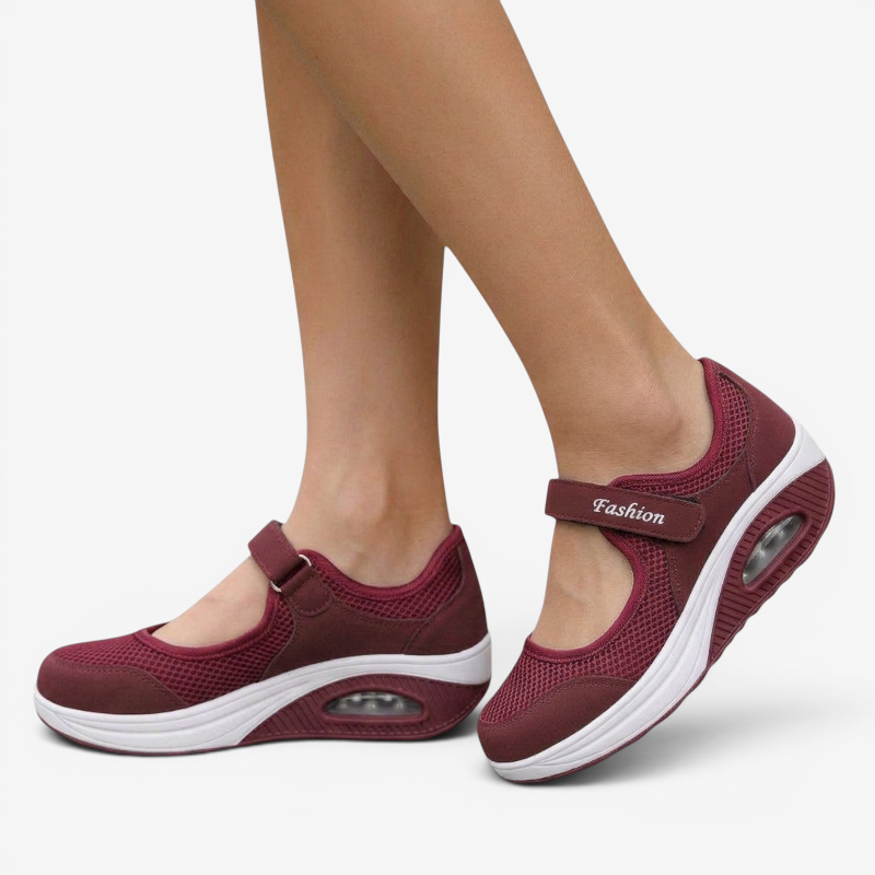 Men's Stylish Ventilated Round Toe Sneakers