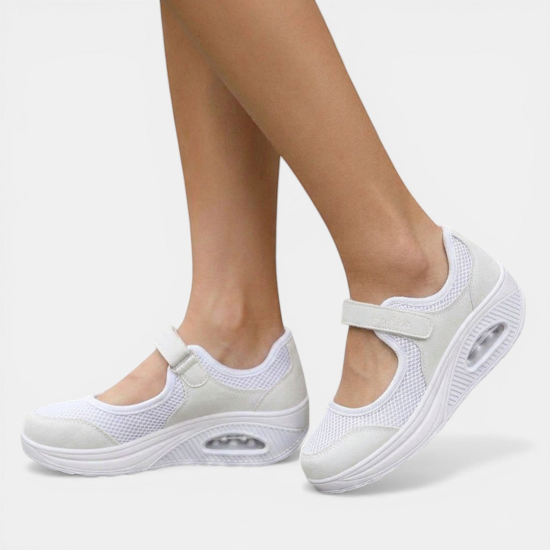 Men's Stylish Ventilated Round Toe Sneakers
