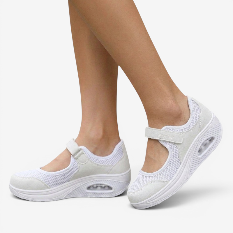 Men's Stylish Ventilated Round Toe Sneakers