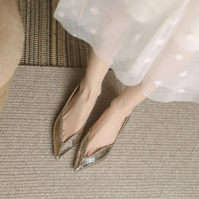 Womens Pointed Toe Slip-On Slippers