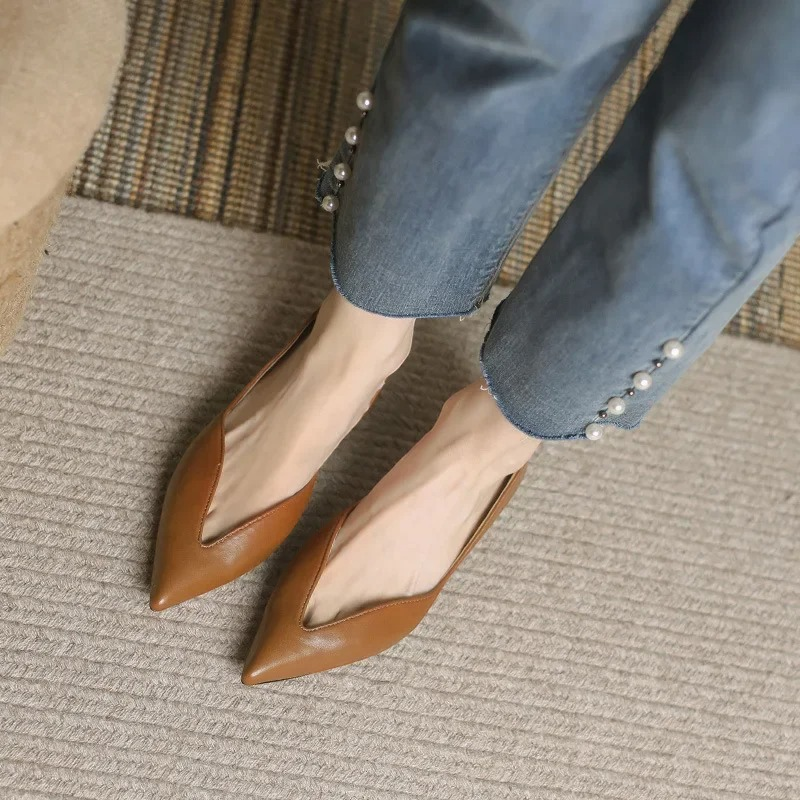 Womens Pointed Toe Slip-On Slippers